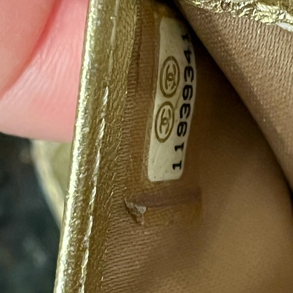 Chanel Silver Leather - Picture 6 of 7